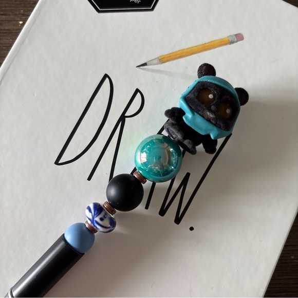 Disney Doorables: Star Wars: Ewok handmade beaded pen - Picture 1 of 3